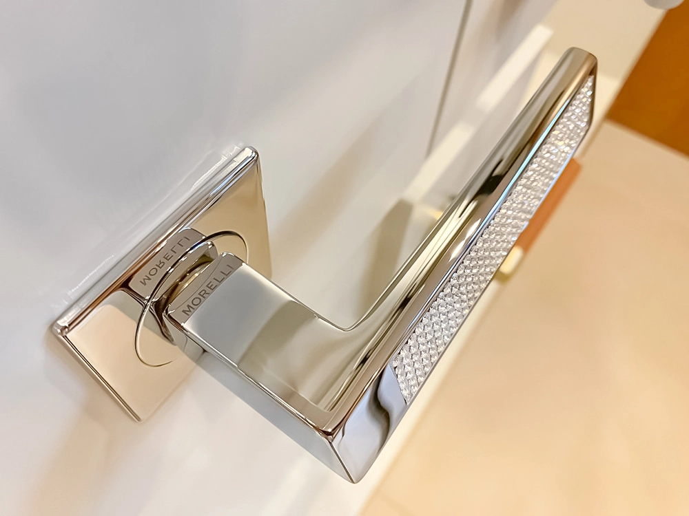 Ручка дверная DOLCE VITA S1 CRO раздельная на квадратной розетке, цвет - хром, латунь фото 2 Ручка дверная DOLCE VITA S1 CRO раздельная на квадратной розетке, цвет - хром, латунь фото купить в Набережных Челнах